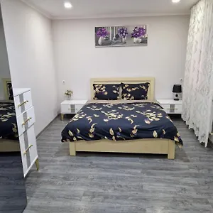 https://larisa-apartment.alltbilisihotels.com