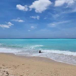 Beachfront Apartment, Quiet 4 Beds, 1 Bath, Ac, Wi-fi, Hot Water, In Near Patos Paraiso (Barahona)